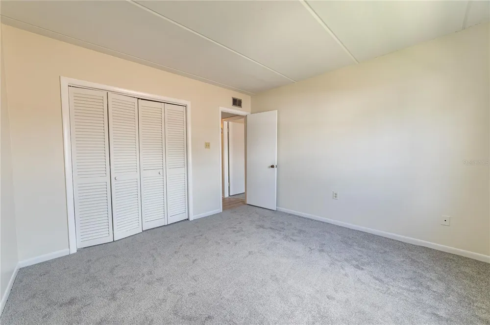 4718 JOSEPH COURT #220 Tampa, FL 33614