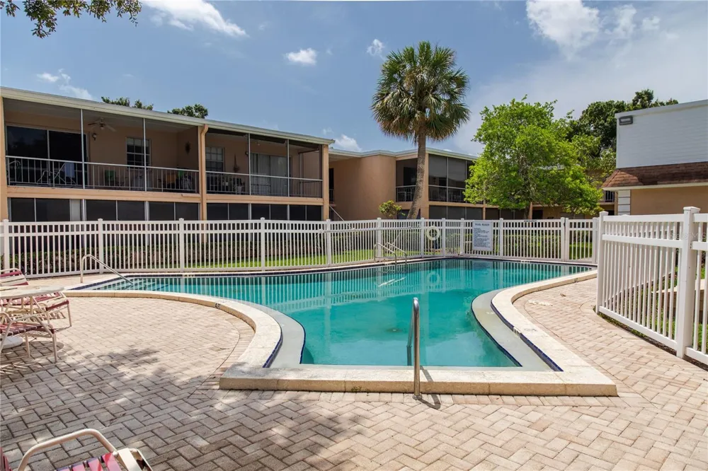 4718 JOSEPH COURT #220 Tampa, FL 33614