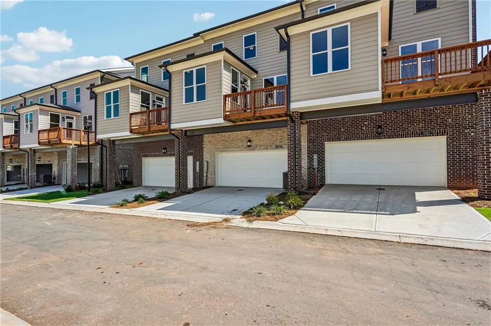 4573 Deanston Court #390 Peachtree Corners, GA 30092