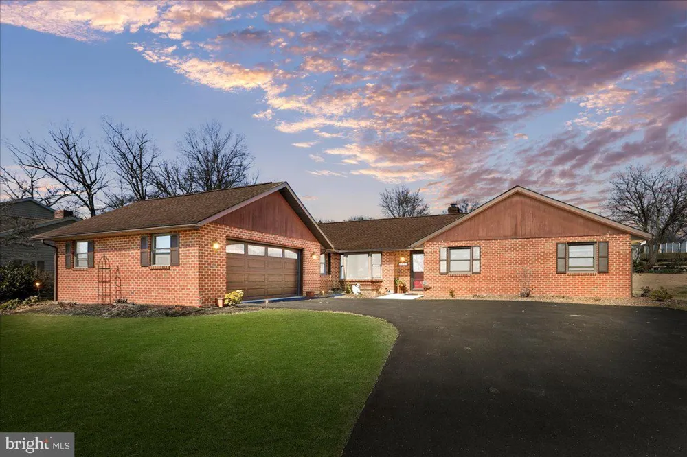 3671 JENNY LANE Chambersburg, PA 17202