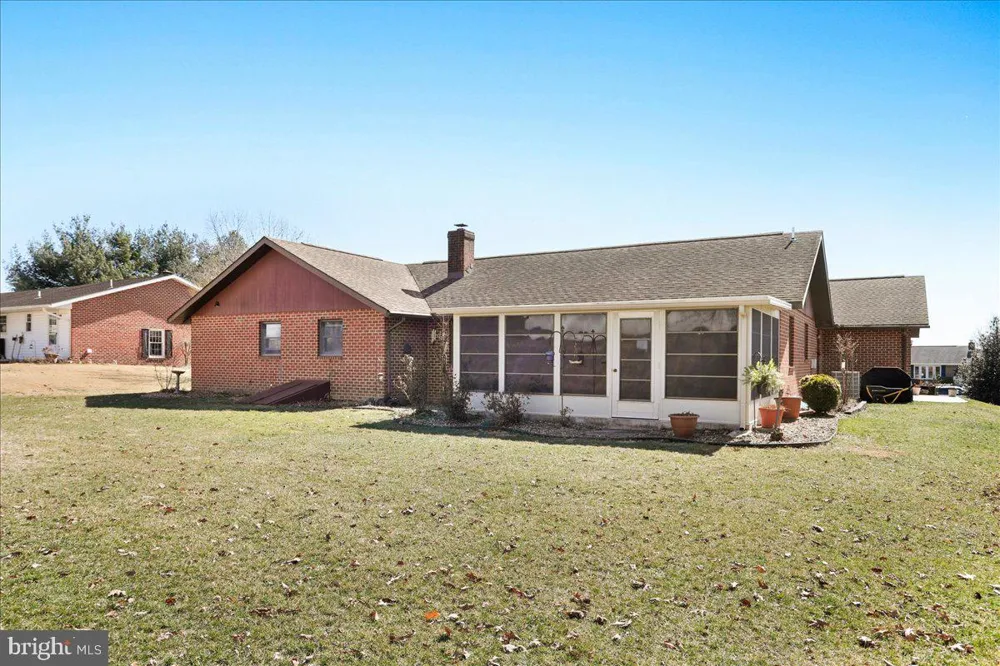 3671 JENNY LANE Chambersburg, PA 17202