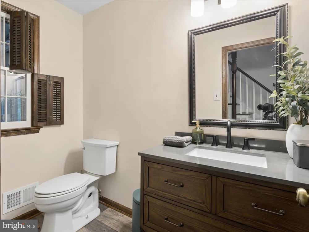 376 TAVISTOCK DRIVE Medford, NJ 08055