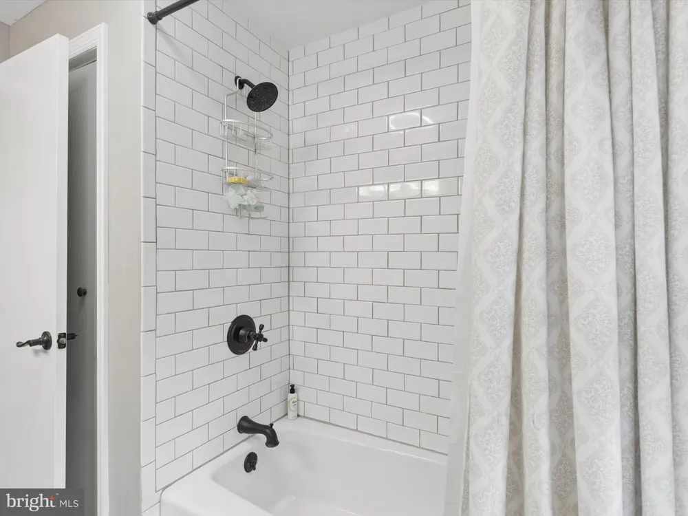 376 TAVISTOCK DRIVE Medford, NJ 08055