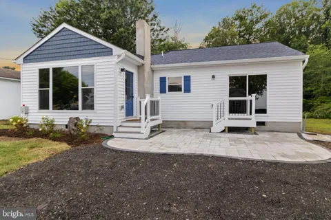 333 BAY AVENUE
