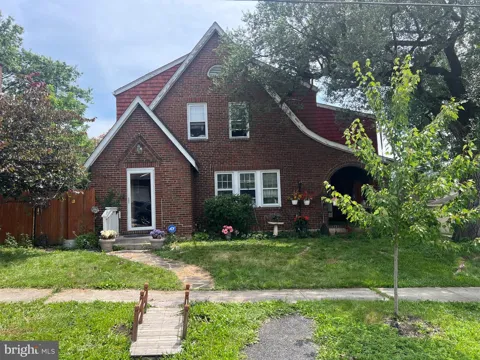 902 HILL TOP DRIVE