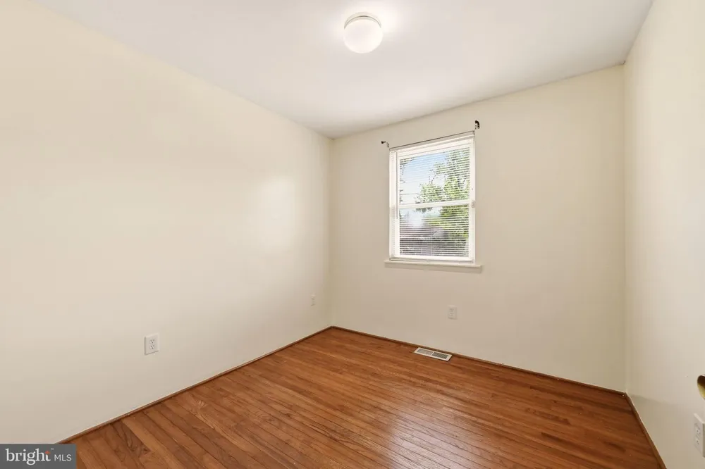 5122 NAVAHOE STREET College Park, MD 20740