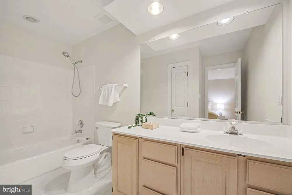 6356 LEE FOREST PATH Centreville, VA 20120