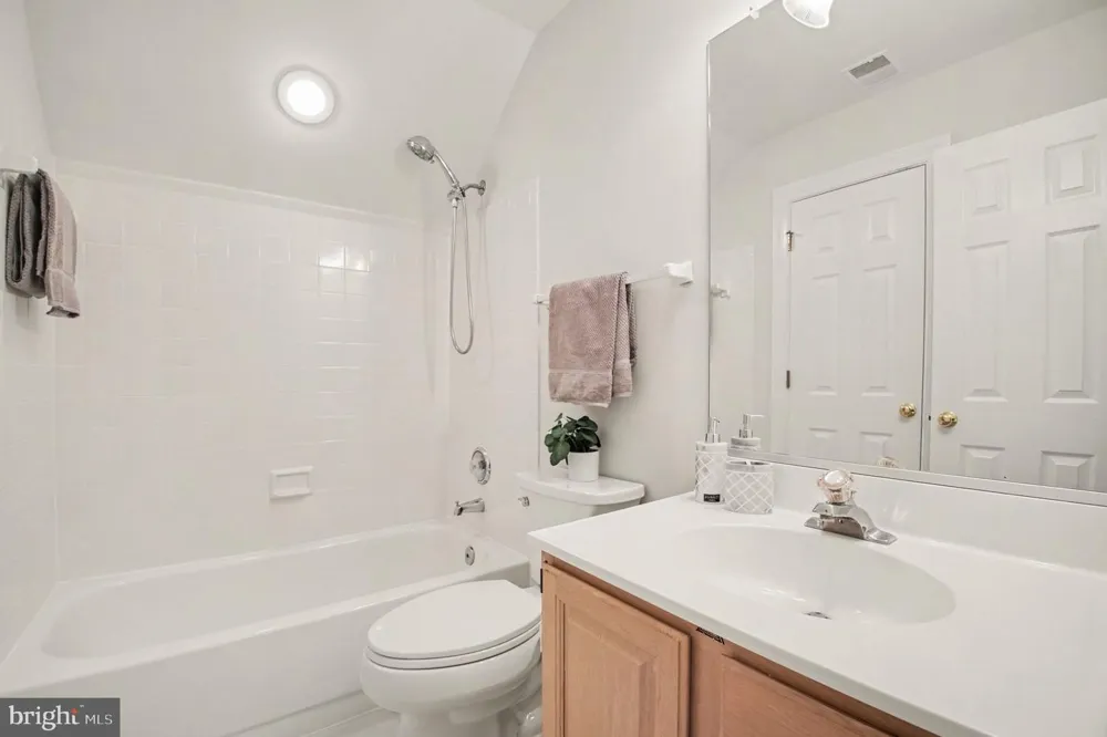 6356 LEE FOREST PATH Centreville, VA 20120