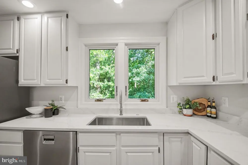 6356 LEE FOREST PATH Centreville, VA 20120