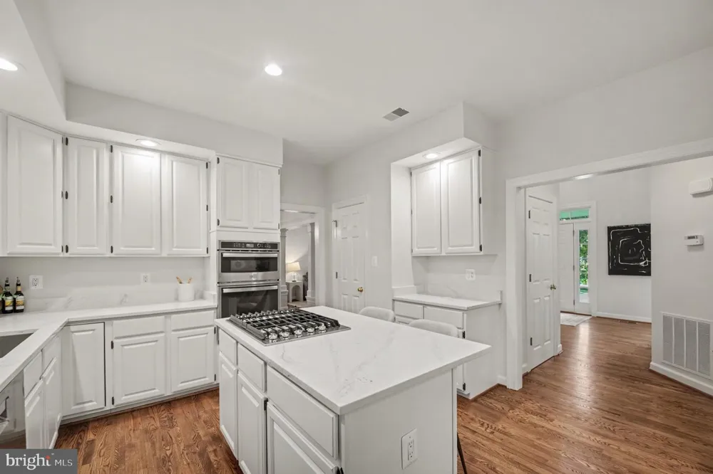 6356 LEE FOREST PATH Centreville, VA 20120