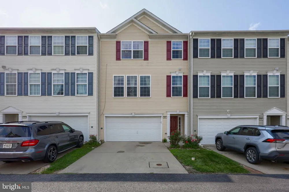 2307 GOLDEN EAGLE DRIVE York, PA 17408