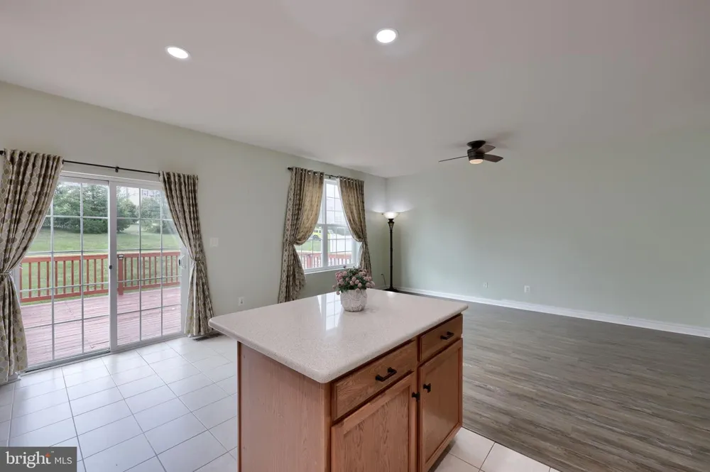 2307 GOLDEN EAGLE DRIVE York, PA 17408