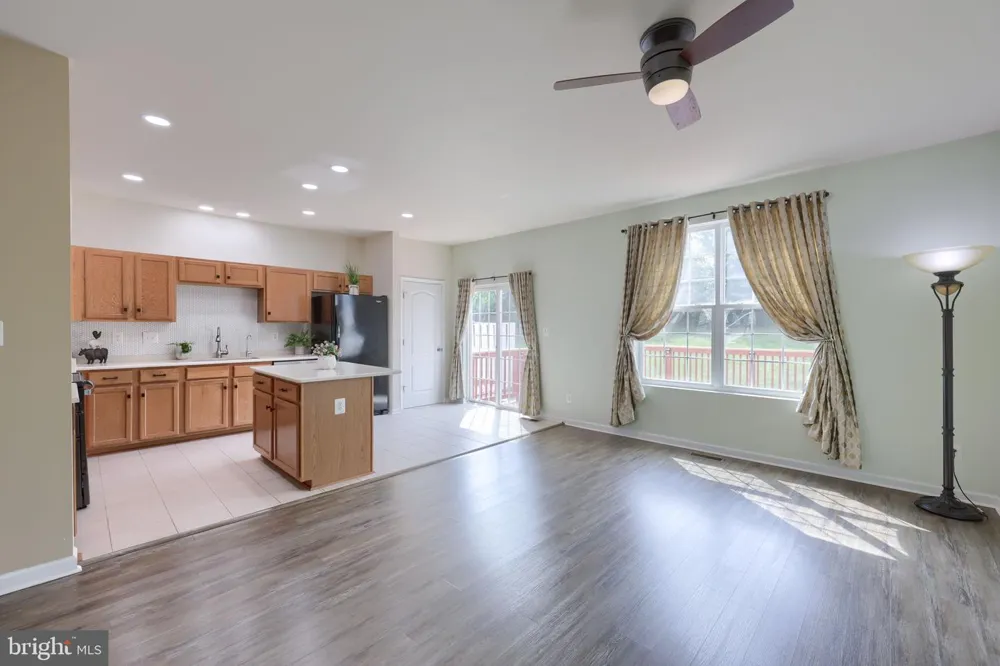 2307 GOLDEN EAGLE DRIVE York, PA 17408
