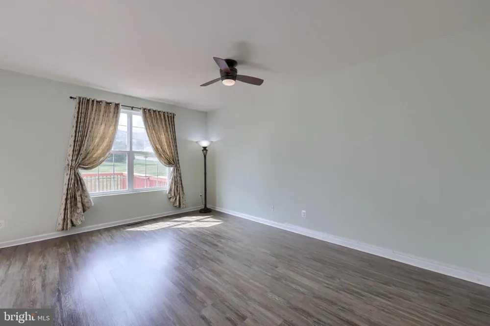 2307 GOLDEN EAGLE DRIVE York, PA 17408