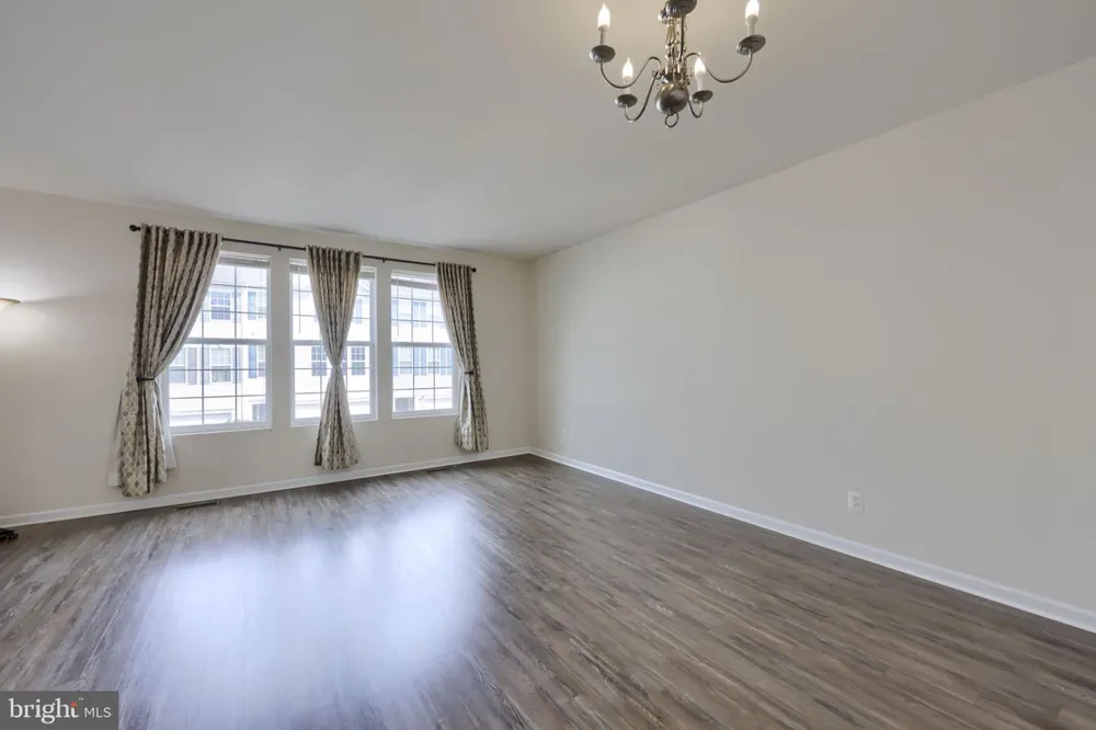 2307 GOLDEN EAGLE DRIVE York, PA 17408