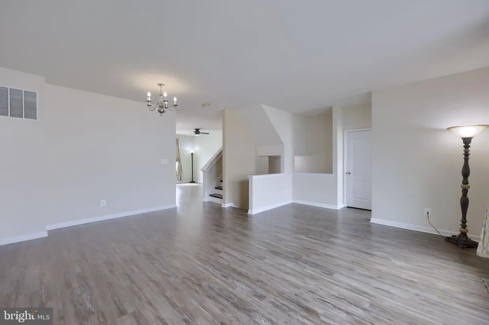 2307 GOLDEN EAGLE DRIVE York, PA 17408