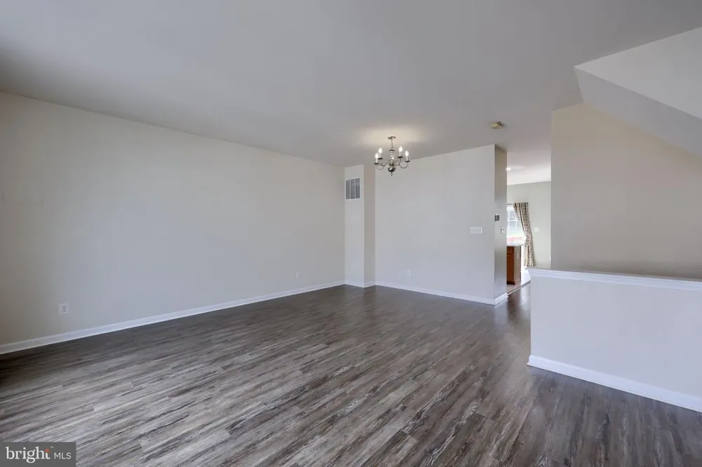 2307 GOLDEN EAGLE DRIVE York, PA 17408