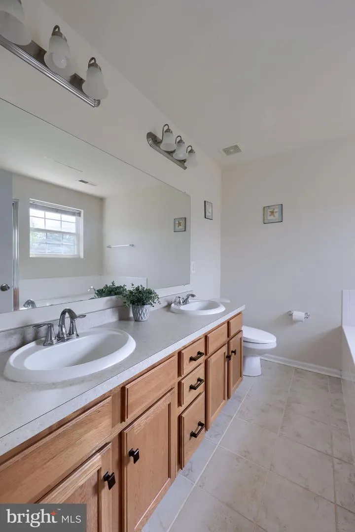 2307 GOLDEN EAGLE DRIVE York, PA 17408