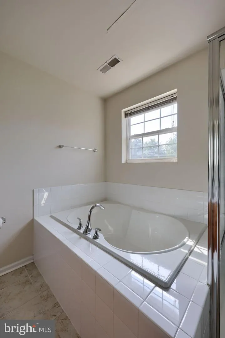 2307 GOLDEN EAGLE DRIVE York, PA 17408