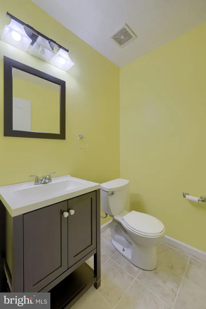 2307 GOLDEN EAGLE DRIVE York, PA 17408