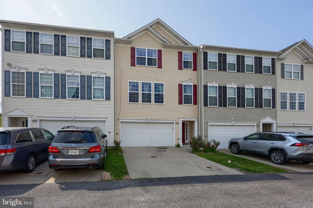 2307 GOLDEN EAGLE DRIVE York, PA 17408