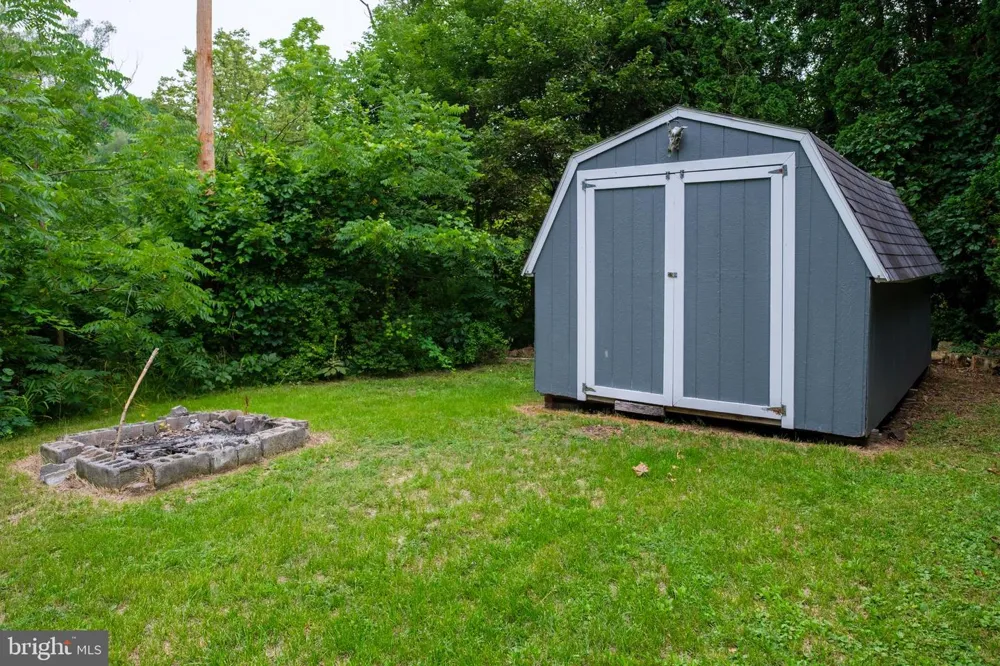 815 W WATER STREET Bellefonte, PA 16823