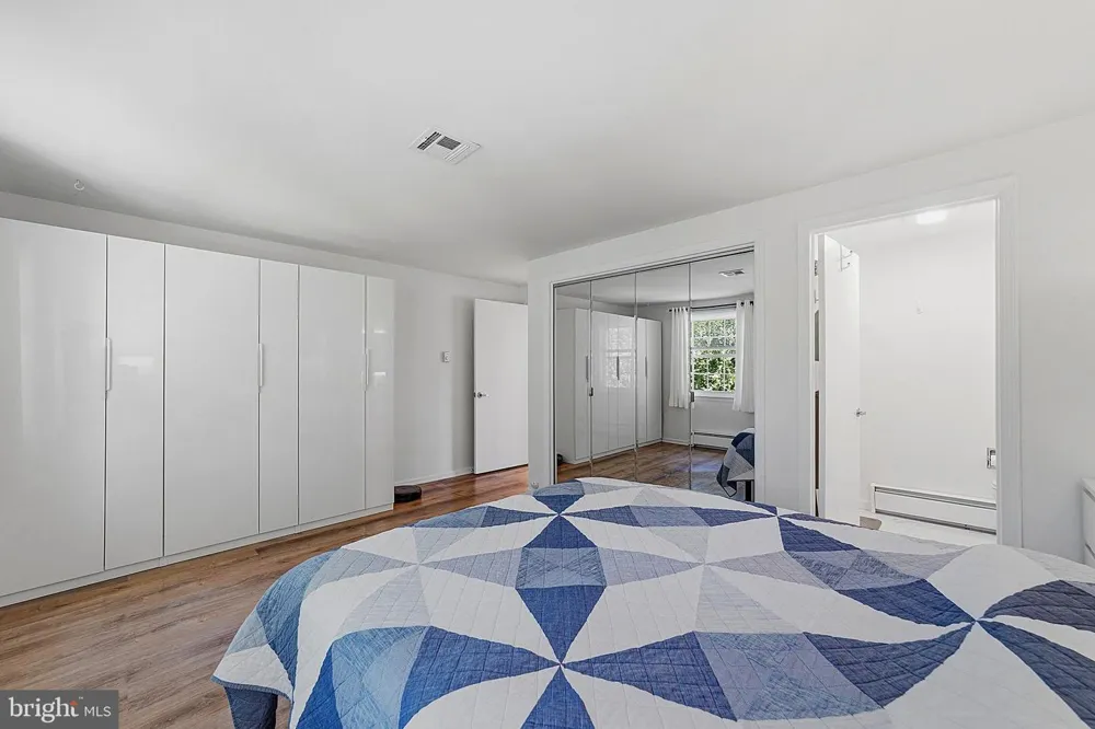 271 OLD NASSAU Monroe Township, NJ 08831