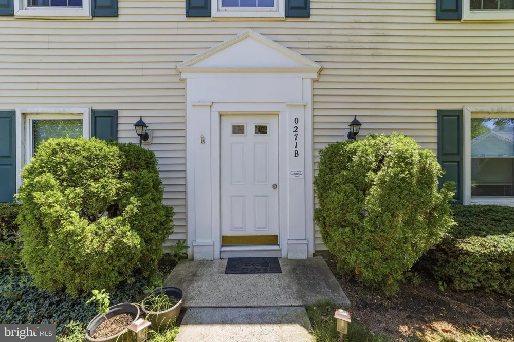 271 OLD NASSAU Monroe Township, NJ 08831