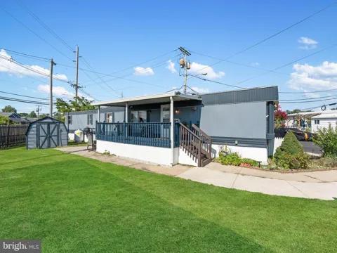 3 ASHWOOD AVENUE