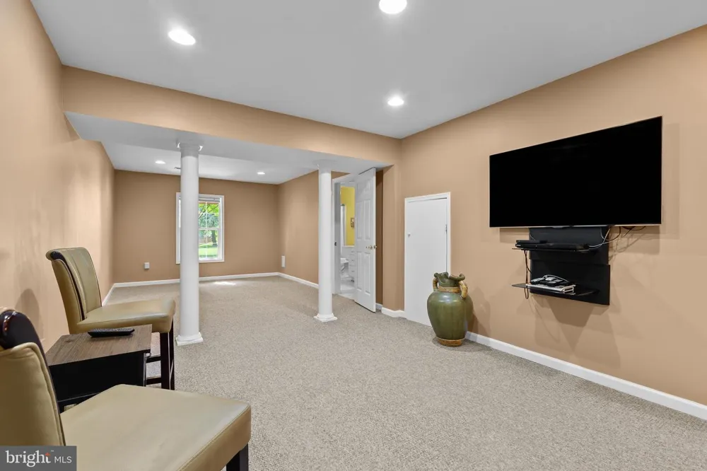 6000 LYCEUM LANE Manassas, VA 20112