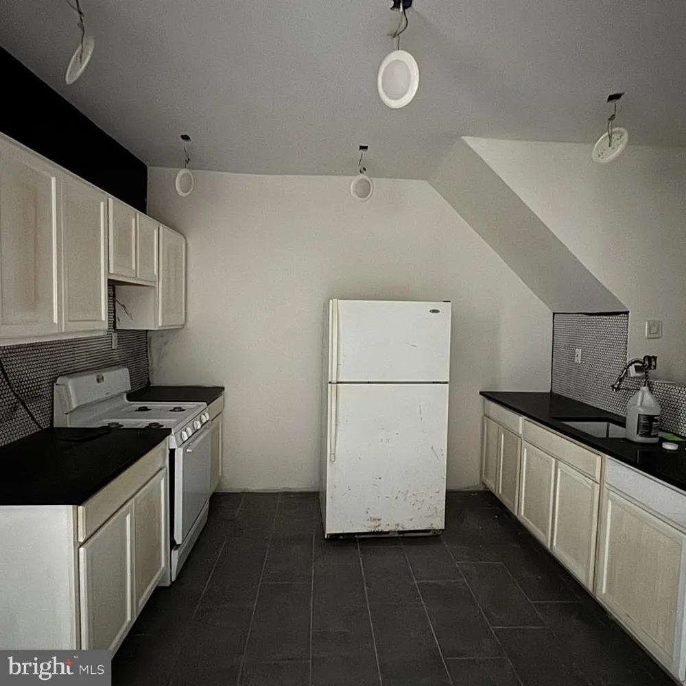 1953 MEDARY AVENUE Philadelphia, PA 19141