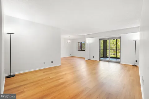 5902 MOUNT EAGLE DRIVE #315