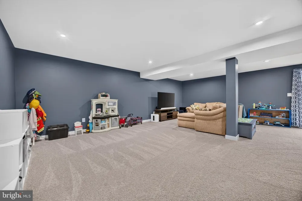 1220 BECK MILL ROAD Hanover, PA 17331