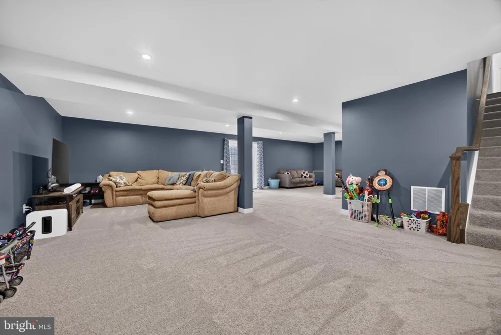 1220 BECK MILL ROAD Hanover, PA 17331