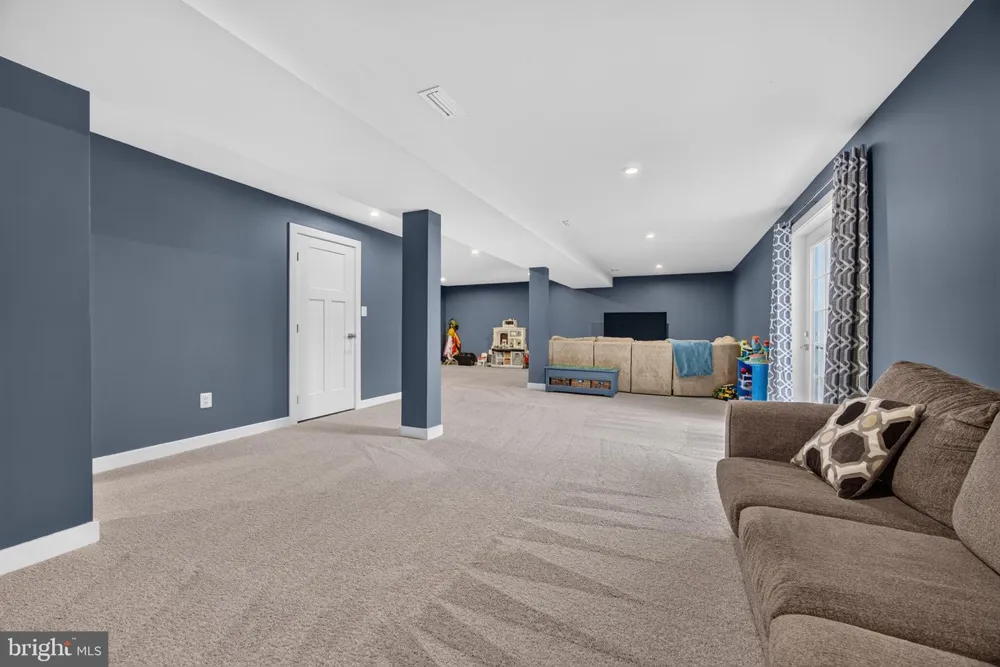 1220 BECK MILL ROAD Hanover, PA 17331