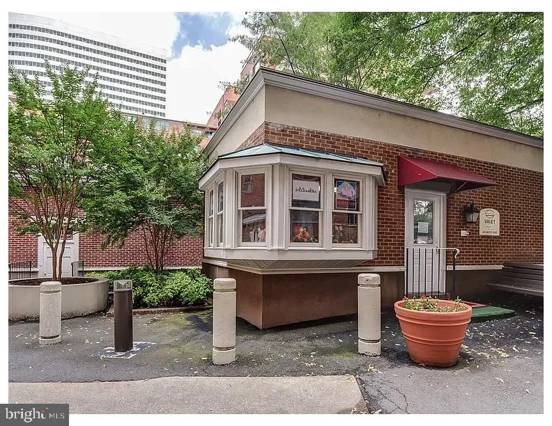 1121 ARLINGTON BOULEVARD #526 Arlington, VA 22209