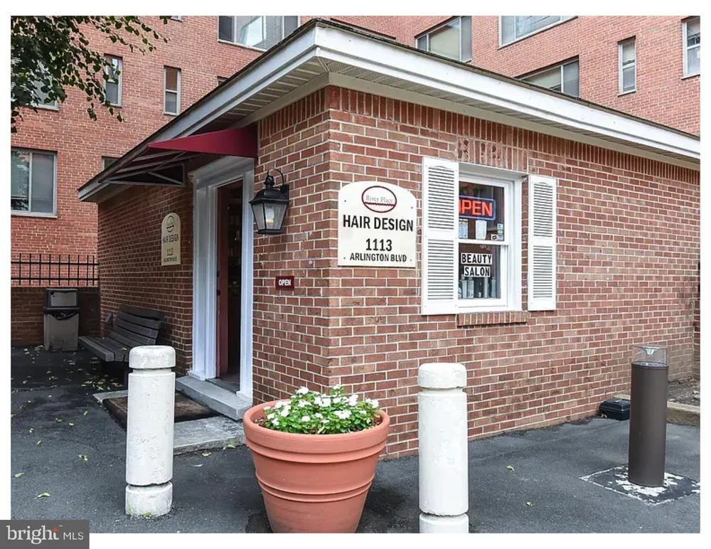 1121 ARLINGTON BOULEVARD #526 Arlington, VA 22209