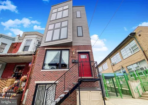 2211 MOORE STREET #2