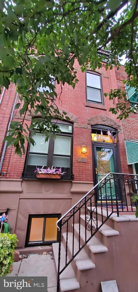 1033 JACKSON STREET