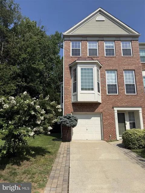 7507 LAMOYNE COURT