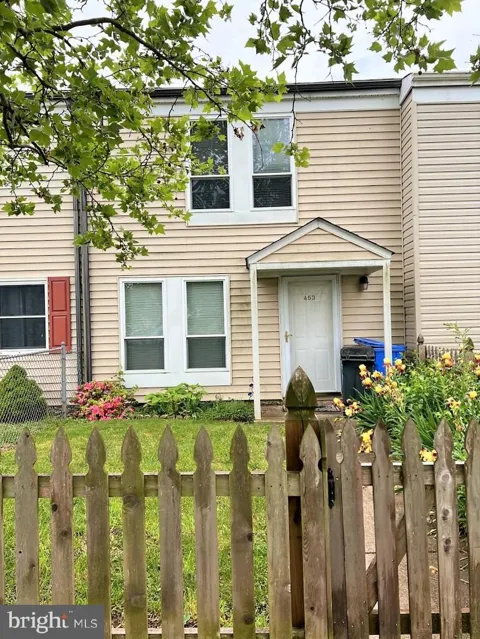 453 BERRY COURT