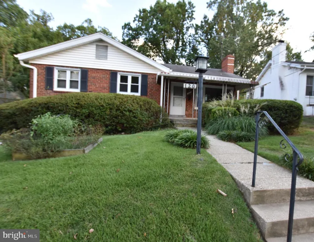 120 FLEETWOOD TERRACE Silver Spring, MD 20910