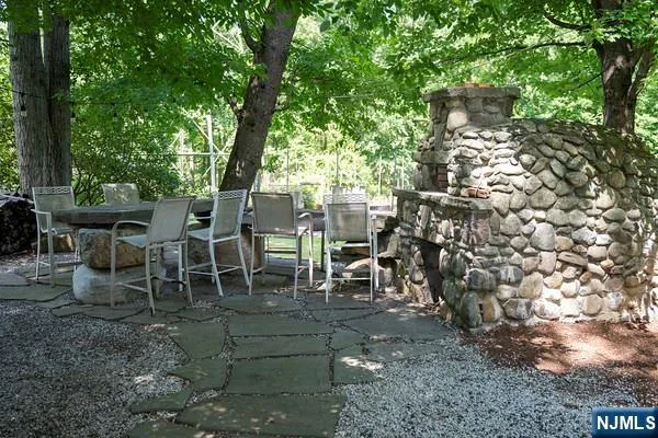 51 Rutherford Place Montvale, NJ 07645