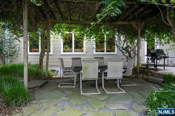 51 Rutherford Place Montvale, NJ 07645