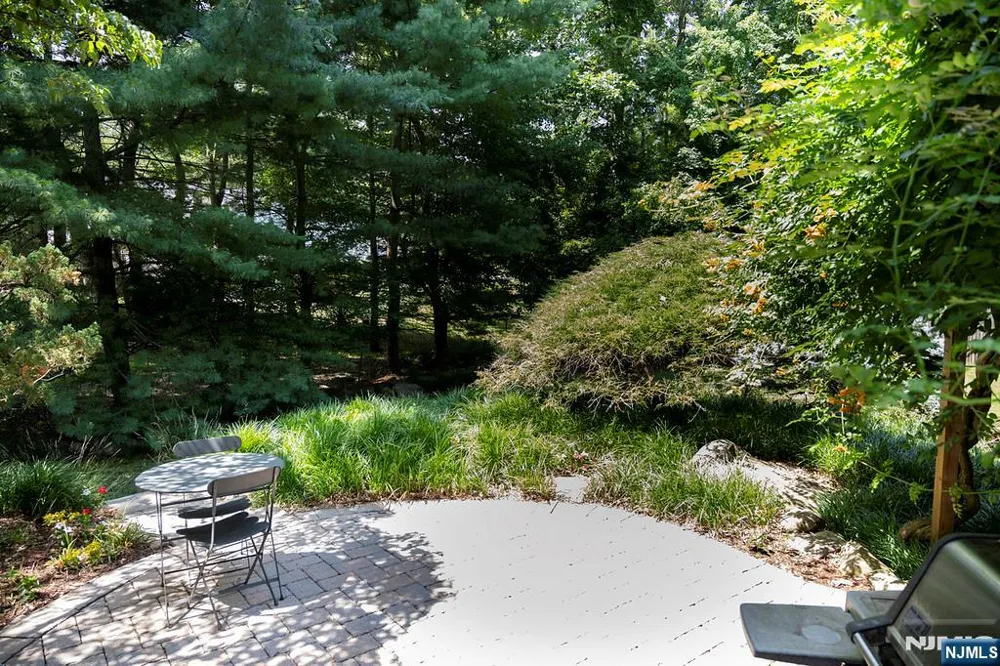 51 Rutherford Place Montvale, NJ 07645