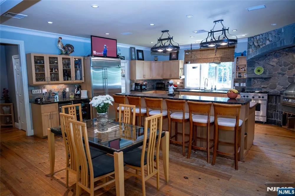 51 Rutherford Place Montvale, NJ 07645