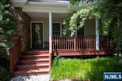 51 Rutherford Place Montvale, NJ 07645