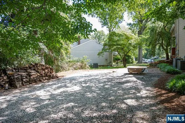 51 Rutherford Place Montvale, NJ 07645
