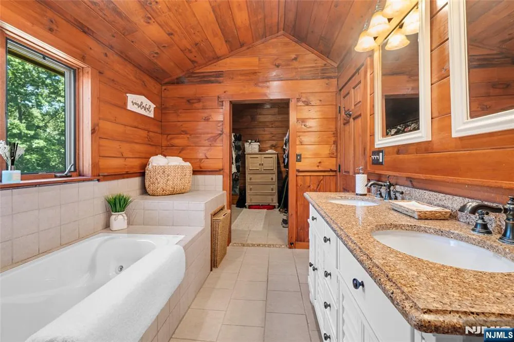44 Morgan Drive Sussex, NJ 07461