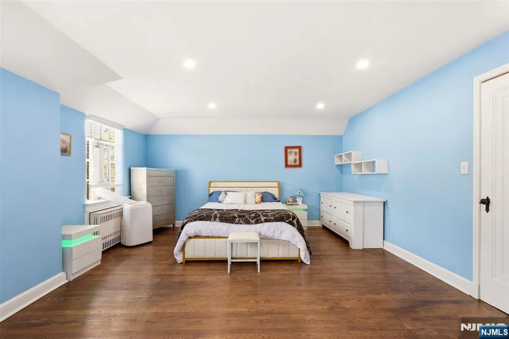 148 John Street Englewood, NJ 07631